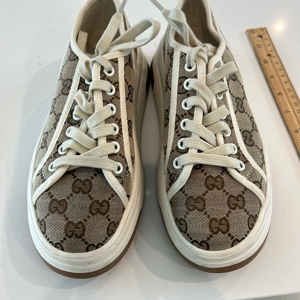 Gucci style sneakers with logo